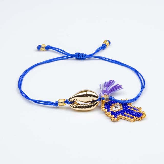 Snäckarmband Blå Hand Av Fatima Kauri Guld